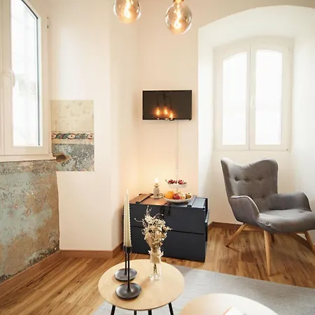 Aparthotel Gaestehaus Im Schlosspark 3*