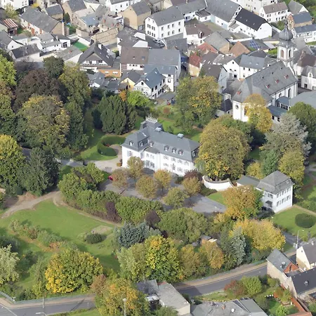 Gaestehaus Im Schlosspark Aparthotel