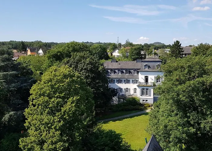 Apart-hotel Gaestehaus Im Schlosspark Saffig